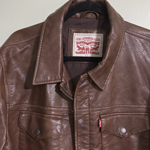 Levi Brown Coat - Picture 2 of 7